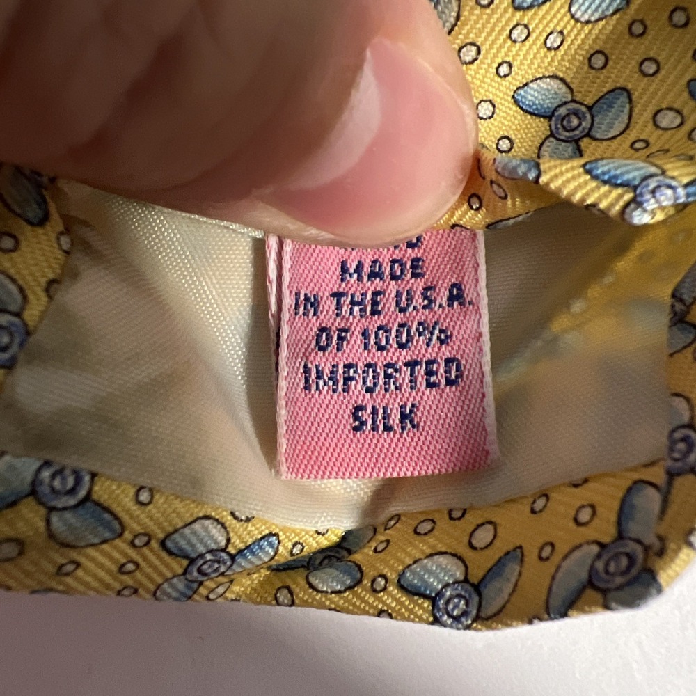 Men's Vineyard Vines Yellow Silk Tie Blue Propellers Martha's Vineyard - Picture 2 of 5